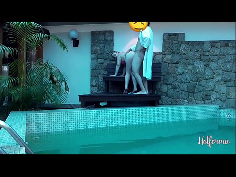 ❤️ Boss invita a cameriera à a piscina, ma ùn pudia resiste à un caldu ️❌ Video cazzo  à co.porn-mz.ru ❤